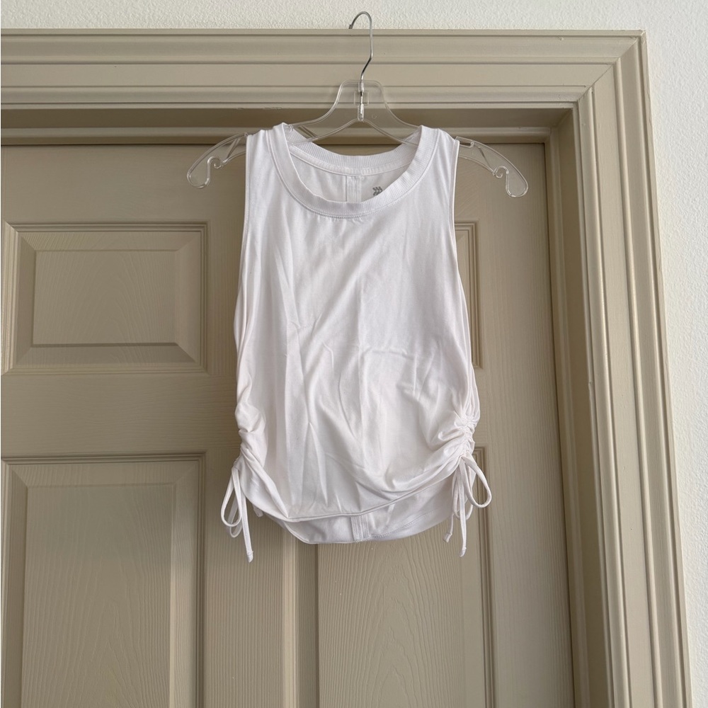 All In Motion White Sleeveless Ruched Side Tank Top - Women